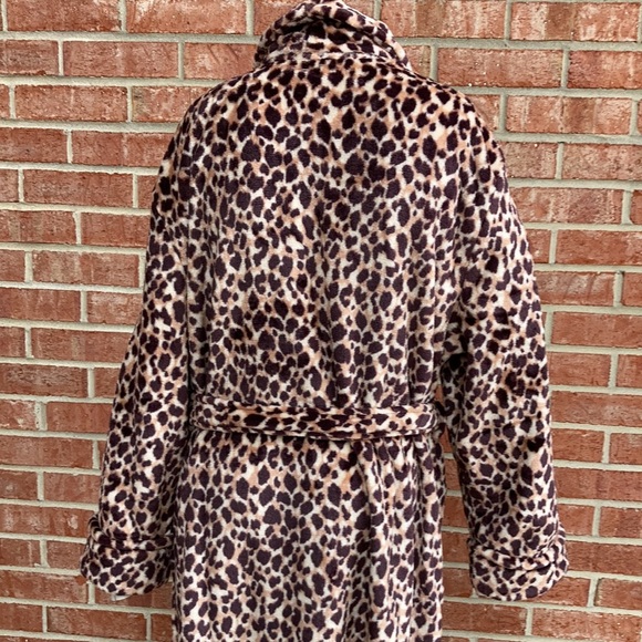 Jones NY Leopard Browntones Fleece Trim Long Robe - Picture 4 of 12
